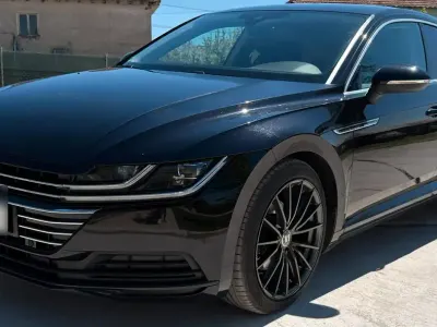 Gebraucht VW Arteon 150 PS (110 kW) 2018 Schwarz Kleinwagen