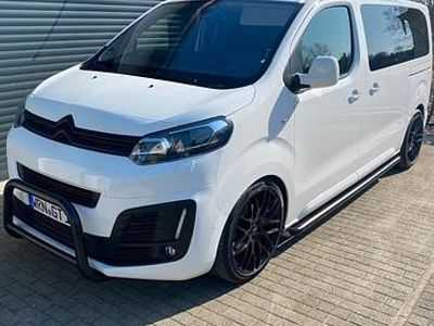 Weiß Gebraucht 2018 Citroën Spacetourer Shine Van / Kleinbus | 27.500 €