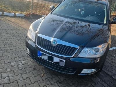 Schwarz Gebraucht 2009 Skoda Octavia Kombi | 6.000 € (Etwas zu teuer)
