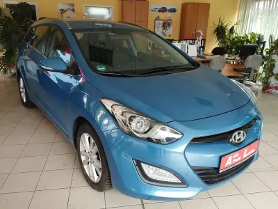Gebraucht Hyundai i30 Classic 99 PS (72 kW) 2012 Blau Kombi
