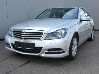 Gebraucht Mercedes C180 Elegance 156 PS (114 kW) 2011 Iridiumsilber Limousine