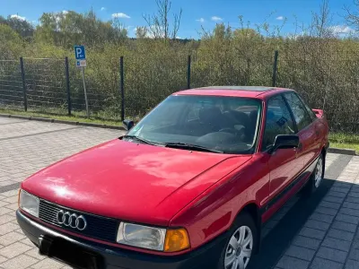 Używany Audi 80 90 KM (66 kW) 1991 Czerwony Sedan/Limuzyna
