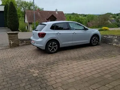 Gebraucht VW Polo Comfortline 95 PS (69 kW) 2018 Weiß Kleinwagen
