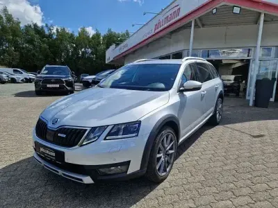 Gebraucht Skoda Octavia Scout 4x4 184 PS (135 kW) 2018 Silber Kombi