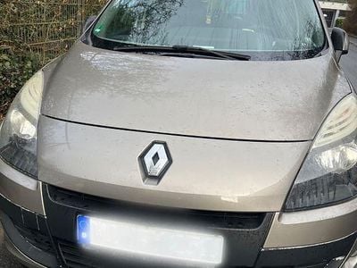 Gebraucht Renault Scénic III Authentique 110 PS (80 kW) 2011 Braun Van / Kleinbus