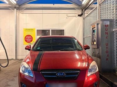 Second-hand Kia Ceed 109 CP (80 kW) 2008 Roșu Hatchback