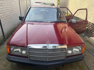 Gebraucht Mercedes 190 118 PS (86 kW) 1987 Rot Limousine