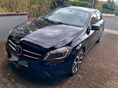 Second-hand Mercedes A180 122 CP (89 kW) 2014 Negru Berlinǎ