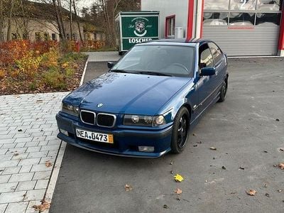 BMW 323