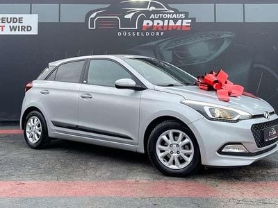 Gebraucht Hyundai i20 Passion 84 PS (61 kW) 2017 Silber Limousine
