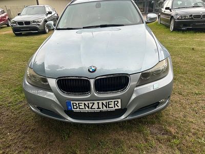 Gebraucht BMW 318 143 PS (105 kW) 2011 Blau Kombi