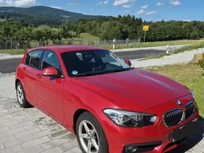 Gebraucht BMW 118 150 PS (110 kW) 2017 Rot Limousine
