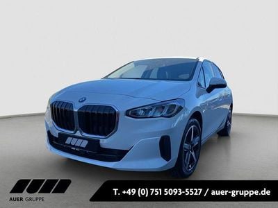 Gebraucht BMW 223 Active Tourer Sport Line 197 PS (144 kW) 2023 Weiß Van / Kleinbus