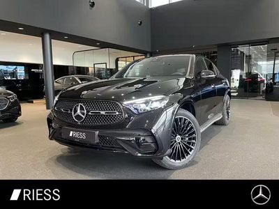 Gebraucht Mercedes GLC300 AMG 258 PS (189 kW) 2026 Metalliclack obsidianschwarz Coupé