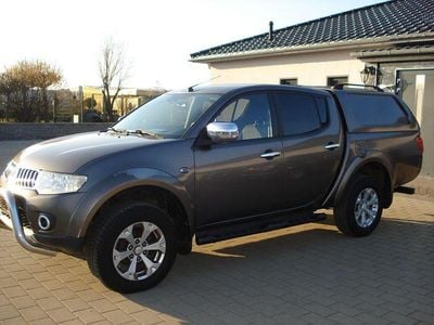 Gebraucht Mitsubishi L200 Intense 178 PS (130 kW) 2013 Braun Abholung