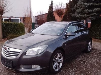 Grau Gebraucht 2012 Opel Insignia Active Kombi | 2.999 € (Superpreis)