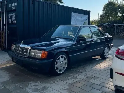 Gebraucht Mercedes 190 118 PS (86 kW) 1990 Blau Limousine
