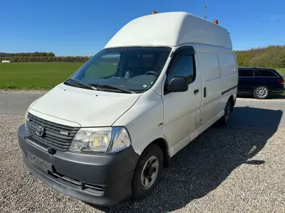 Usado Toyota HiAce 117 HP (86 kW) 2008 Branco Van