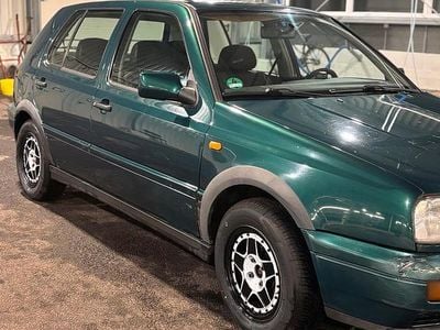 Gebraucht VW Golf III 90 PS (66 kW) 1996 Grün Kleinwagen