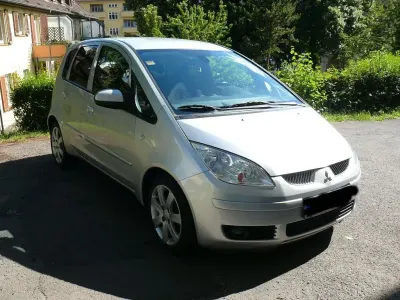 Gebraucht Mitsubishi Colt Motion 95 PS (69 kW) 2006 Silber Van / Kleinbus