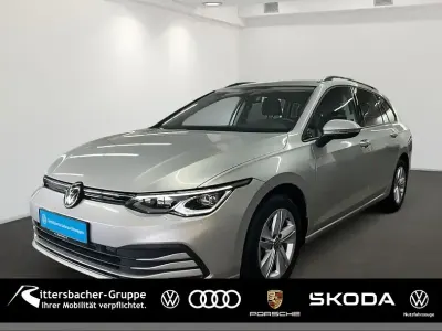 Gebraucht VW Golf VIII Life 131 PS (96 kW) 2023 Reflexsilber metallic Kombi