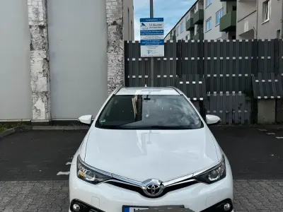 Gebraucht Toyota Auris Touring Sports Comfort 115 PS (84 kW) 2018 Weiß Kombi