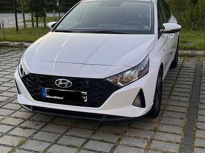 Weiß Gebraucht 2022 Hyundai i20 Edition 30 Limousine | 16.500 € (Fairer Preis)