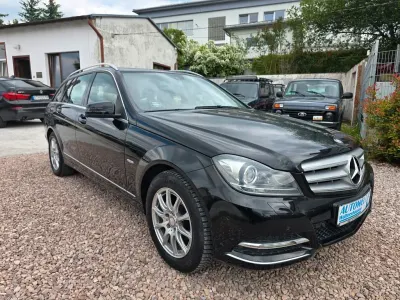 Gebraucht Mercedes C180 156 PS (114 kW) 2012 Schwarz Kombi