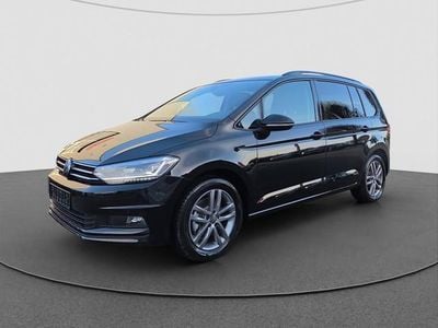 Deep black perleffekt Gebraucht 2024 VW Touran Comfortline Van / Kleinbus | 36.540 € (Etwas zu teuer)