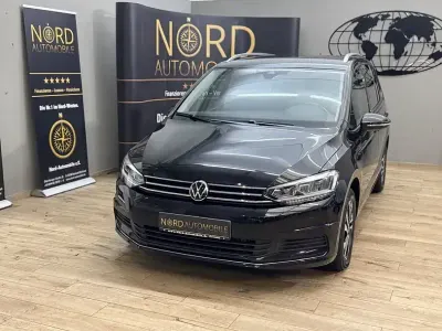 Gebraucht VW Touran Active 150 PS (110 kW) 2023 Schwarz Van / Kleinbus