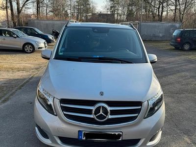 Gebraucht Mercedes V220 163 PS (119 kW) 2018 Silber Van / Kleinbus