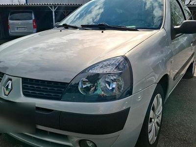 Gebraucht Renault Clio II 58 PS (42 kW) 2003 Silber Kleinwagen