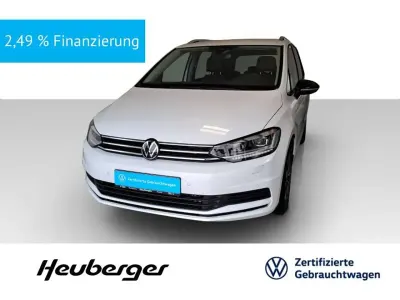 Gebraucht VW Touran Goal 150 PS (110 kW) 2024 Oryxweiß perlmutteffekt Van / Kleinbus