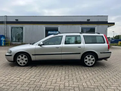 Gebraucht Volvo V70 130 PS (95 kW) 2002 Silber Kombi