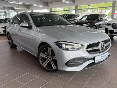 Gebraucht Mercedes C220 Avantgarde 200 PS (147 kW) 2023 Silber Limousine