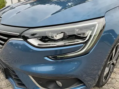 Gebraucht Renault Mégane GrandTour Bose Edition 132 PS (97 kW) 2018 Blau Kombi
