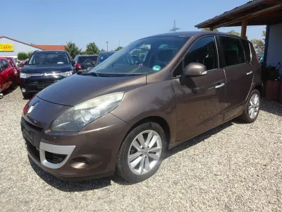 Gebraucht Renault Scénic III Luxe 131 PS (96 kW) 2009 Braun Van / Kleinbus
