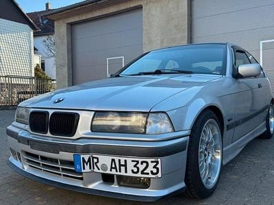 Usado BMW 323 Compact M Sport 170 HP (125 kW) 1999 Prateado Citadino