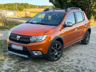 Gebraucht Dacia Sandero Celebration 90 PS (66 kW) 2018 Orange SUV