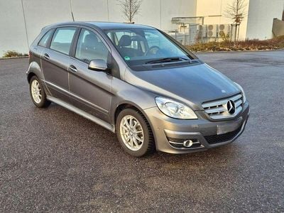 Gebraucht Mercedes B180 Sport Edition 109 PS (80 kW) 2010 Grau Van / Kleinbus