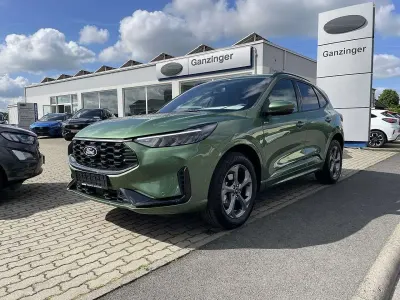 Neu Ford Kuga ST-Line 185 PS (136 kW) 2026 Bursting green SUV