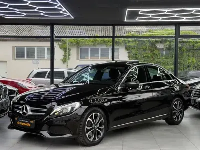 Gebraucht Mercedes C180 Avantgarde 156 PS (114 kW) 2015 Schwarz Limousine