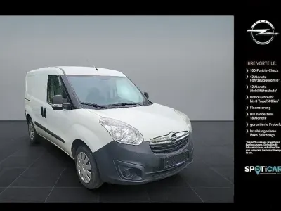 Gebraucht Opel Combo 95 PS (69 kW) 2017 Weiß Van / Kleinbus