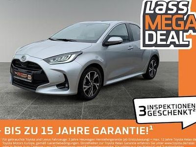 Gebraucht Toyota Yaris Hybrid Comfort 116 PS (85 kW) 2024 Shimmering silver Limousine