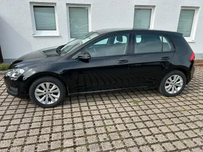 Second-hand VW Golf VII 109 CP (80 kW) 2016 Negru Berlinǎ