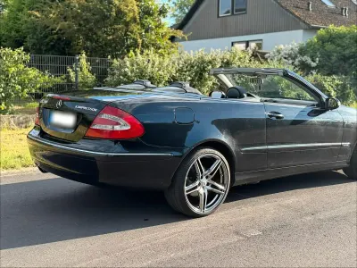 Gebraucht Mercedes CLK200 163 PS (119 kW) 2004 Schwarz Cabrio