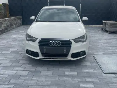 Gebraucht Audi A1 Attraction 122 PS (89 kW) 2011 Weiß Kleinwagen