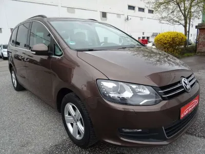 Gebraucht VW Sharan Comfortline 150 PS (110 kW) 2013 Braun Van / Kleinbus