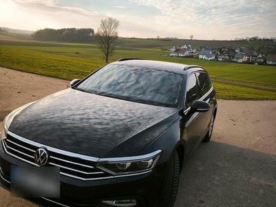 Gebraucht VW Passat 150 PS (110 kW) 2022 Schwarz Kombi
