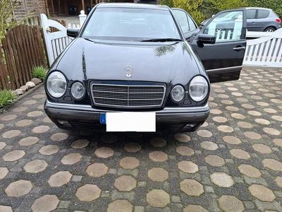 Mercedes E200